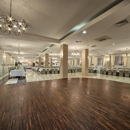 Hotel Stara Fabryka Malogoszcz Buitenkant foto
