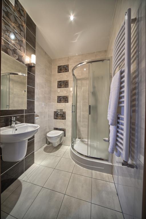 Hotel Stara Fabryka Malogoszcz Kamer foto