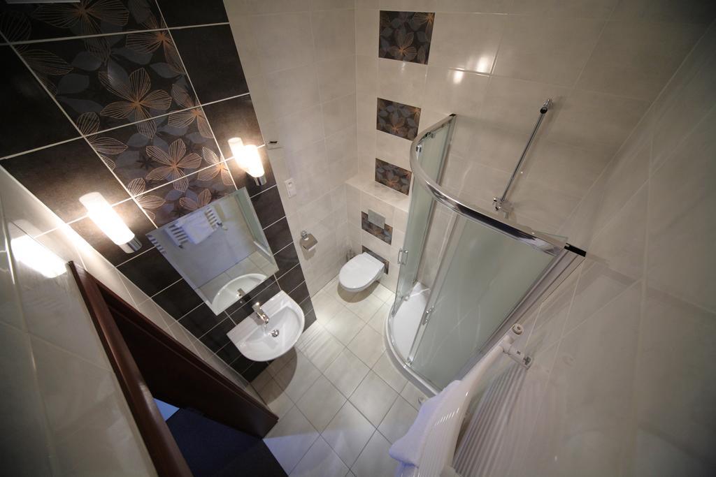 Hotel Stara Fabryka Malogoszcz Kamer foto
